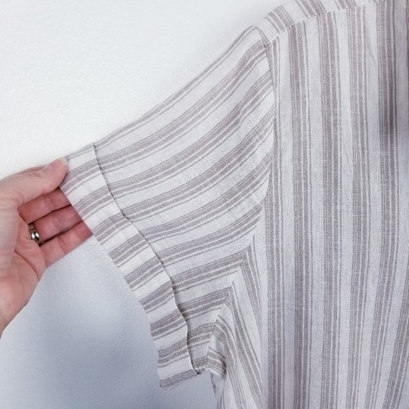 Naturals d&co. Tan and Ivory Striped Linen Blend Top size Medium - Picture 4 of 6